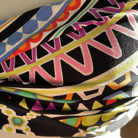 (2/$30) Trina Turk Bikini Top - Size 6 (M) - Picture 2 of 8